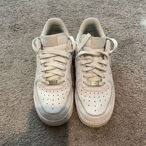 Nike Air Force 1 - Women’s 7.5